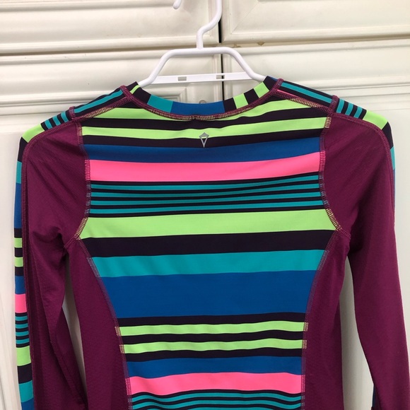 Ivivva by Lululemon athletic shirt / rashguard π - Picture 6 of 9